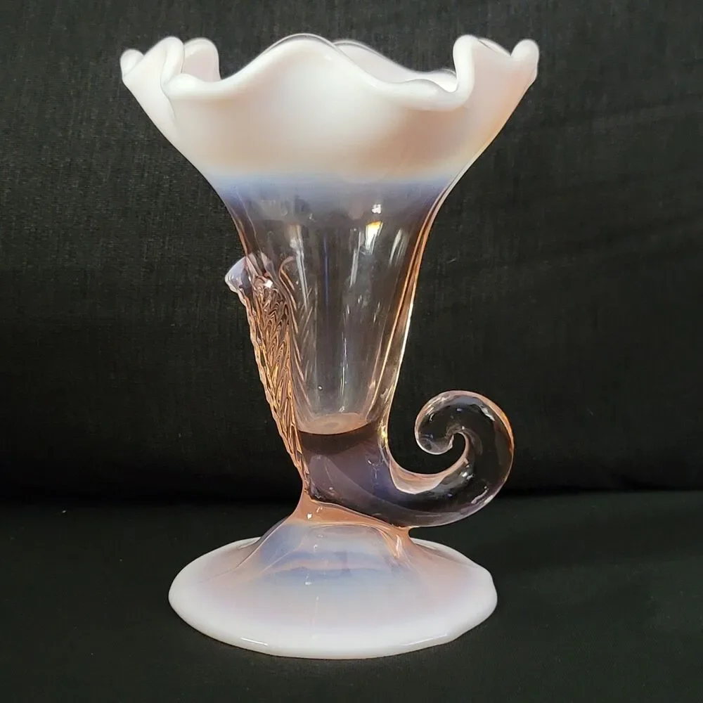 Vintage Duncan Miller 3 Feather Pink Glass Opalescent Cornucopia Decorative Vase